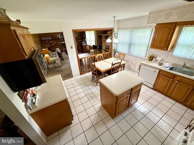 2420 EXTON RD, Hatboro, PA 19040