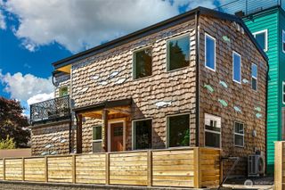 330 NE Elk Place, Seattle, WA 98115