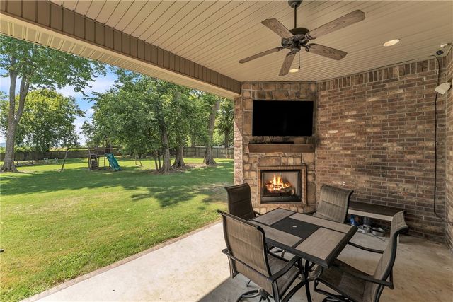 467 Orchard Creek Drive, Farmington, AR 72730