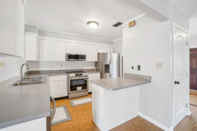 2024 W SITKA STREET, Tampa, FL 33604