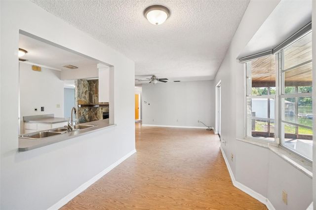 2024 W SITKA STREET, Tampa, FL 33604