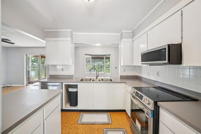 2024 W SITKA STREET, Tampa, FL 33604