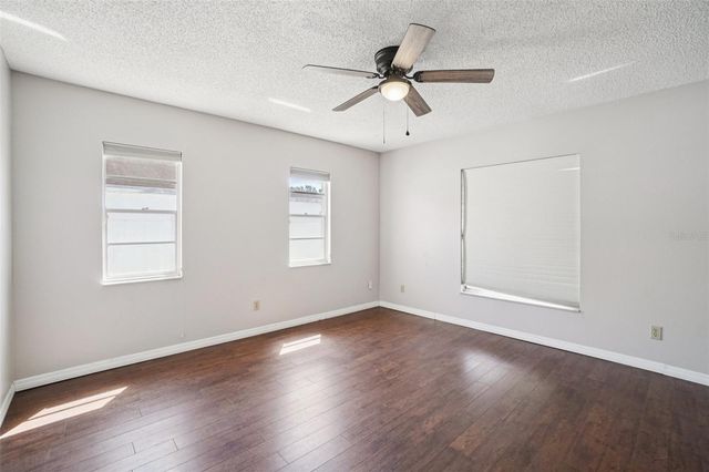 2024 W SITKA STREET, Tampa, FL 33604