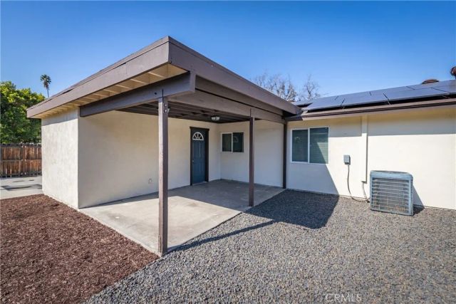 824 Hartzell Avenue, Redlands, CA 92374