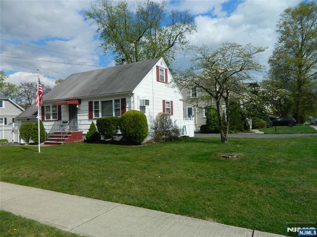 20 Saint Charles Avenue, Caldwell, NJ 07006