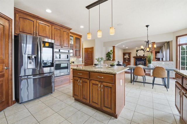 3895 SHOREBIRD COURT, Oshkosh, WI 54904