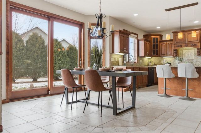 3895 SHOREBIRD COURT, Oshkosh, WI 54904