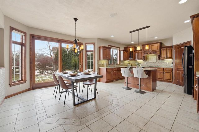 3895 SHOREBIRD COURT, Oshkosh, WI 54904