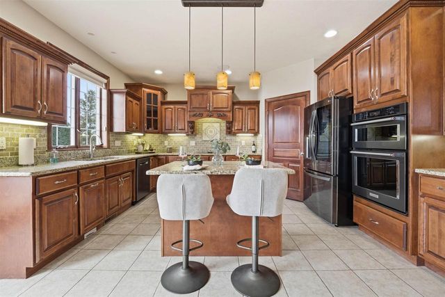 3895 SHOREBIRD COURT, Oshkosh, WI 54904