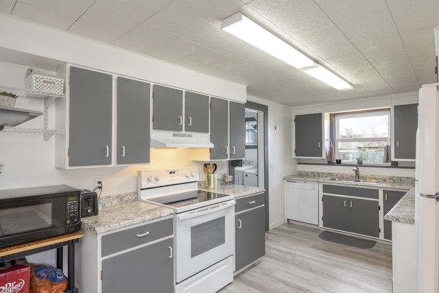 8915 E Grace Ave, Spokane, WA 99212