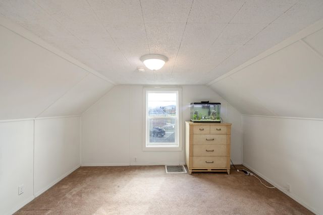 8915 E Grace Ave, Spokane, WA 99212