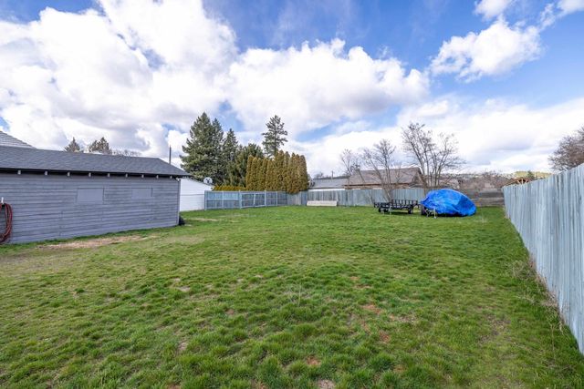 8915 E Grace Ave, Spokane, WA 99212