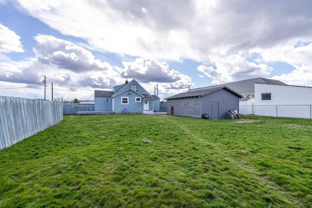 8915 E Grace Ave, Spokane, WA 99212