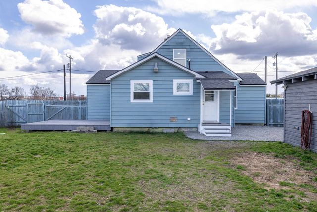 8915 E Grace Ave, Spokane, WA 99212