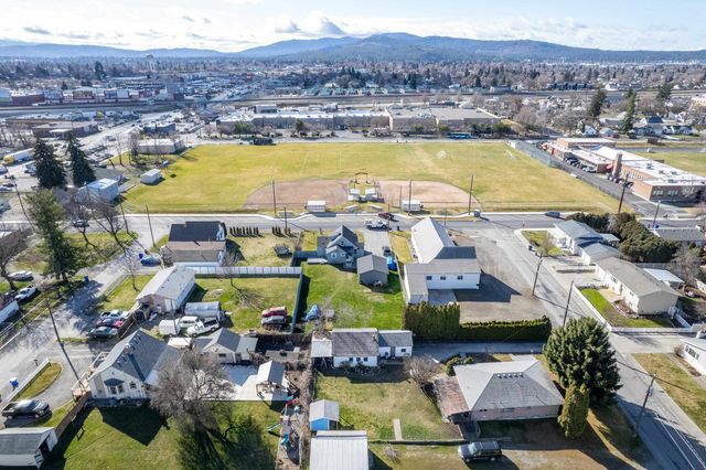 8915 E Grace Ave, Spokane, WA 99212