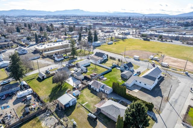 8915 E Grace Ave, Spokane, WA 99212