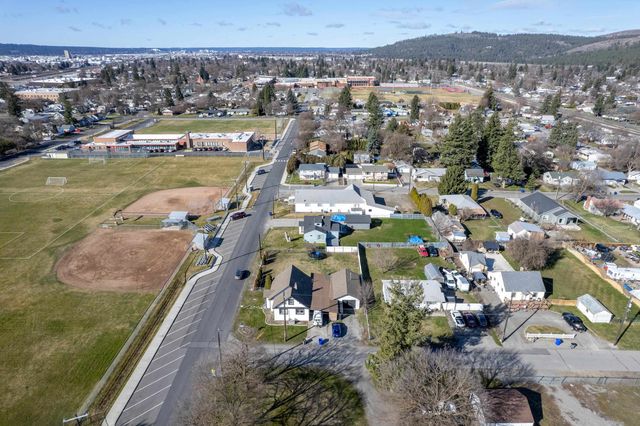 8915 E Grace Ave, Spokane, WA 99212