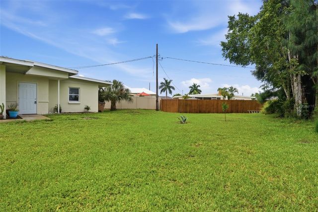 433 SOUTH DRIVE, Punta Gorda, FL 33950