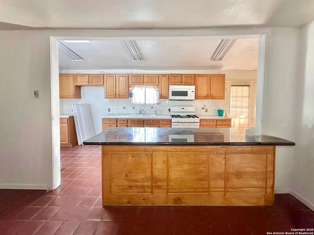 2103 Fm 2790, Lytle, TX 78052