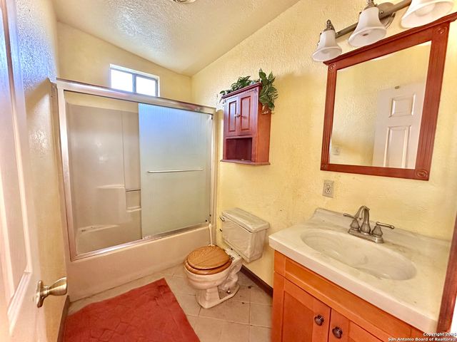 2103 Fm 2790, Lytle, TX 78052