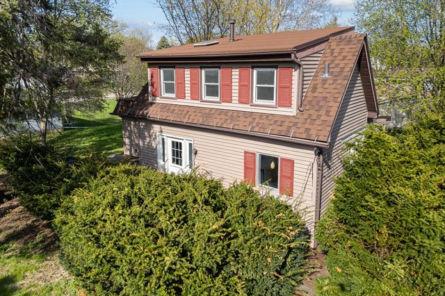 2416 7th Street, Moline, IL 61265