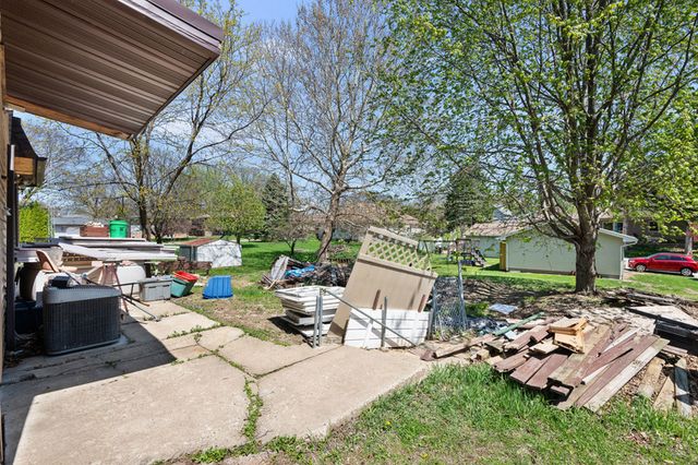 2416 7th Street, Moline, IL 61265