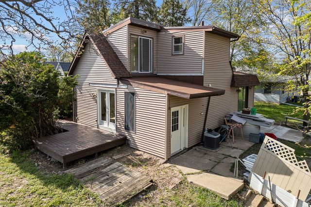 2416 7th Street, Moline, IL 61265