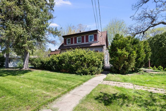 2416 7th Street, Moline, IL 61265