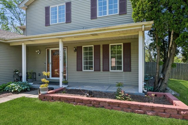 2142 N Summit Street, Wheaton, IL 60187