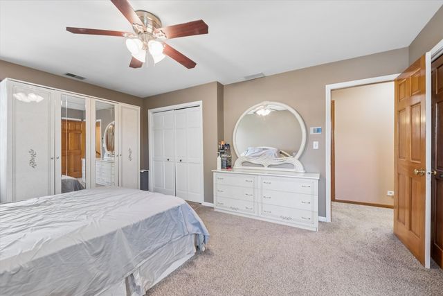 2142 N Summit Street, Wheaton, IL 60187