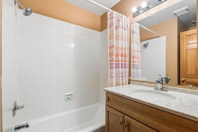2142 N Summit Street, Wheaton, IL 60187