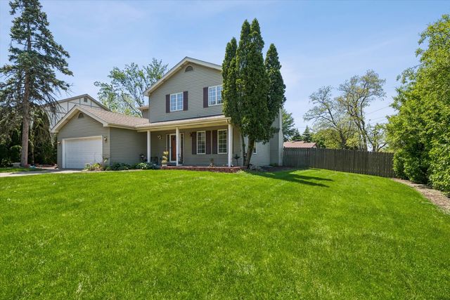 2142 N Summit Street, Wheaton, IL 60187