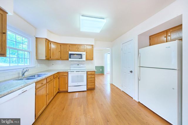 8508 SILVERDALE RD, Lorton, VA 22079