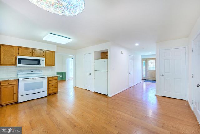 8508 SILVERDALE RD, Lorton, VA 22079