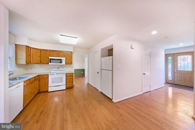 8508 SILVERDALE RD, Lorton, VA 22079