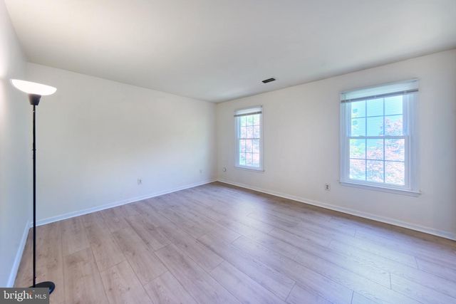 8508 SILVERDALE RD, Lorton, VA 22079