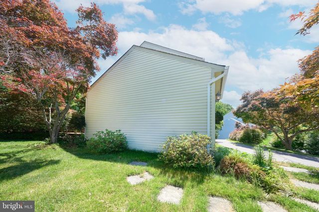 8508 SILVERDALE RD, Lorton, VA 22079