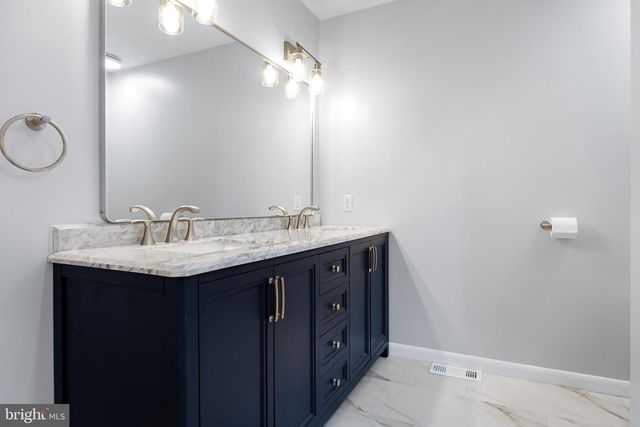 224 CHANTICLEER, Cherry Hill, NJ 08003