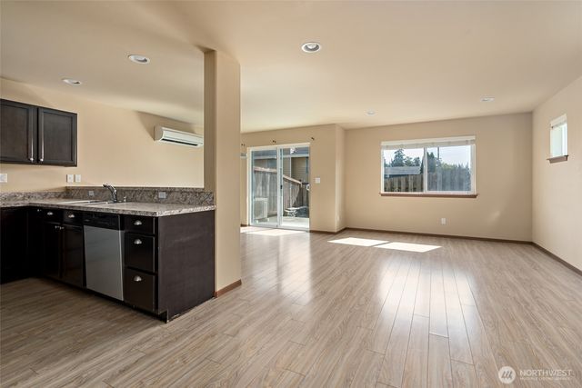 60 NE Melrose Drive, Oak Harbor, WA 98277