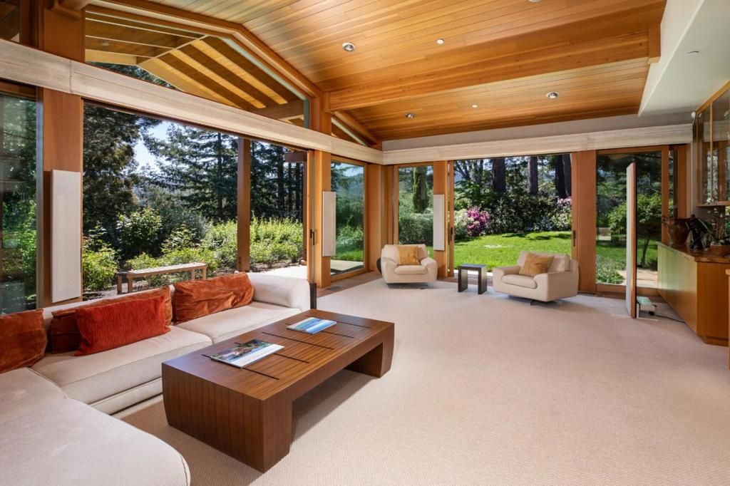 Image 8 of property listing at 56 Hillbrook Drive, Portola Valley, CA 94028