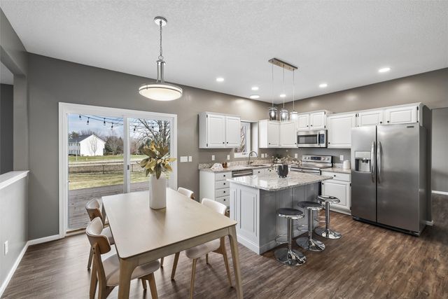 6159 Nottingham Drive, Johnston, IA 50131