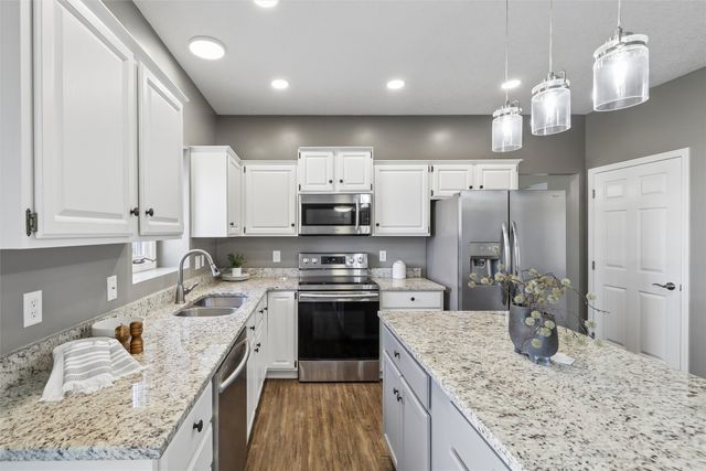 6159 Nottingham Drive, Johnston, IA 50131