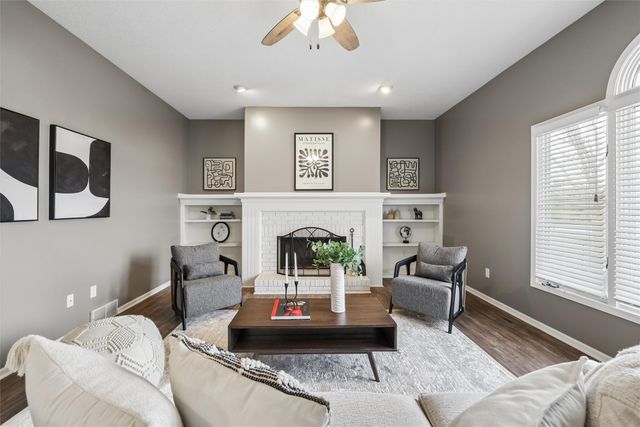 6159 Nottingham Drive, Johnston, IA 50131