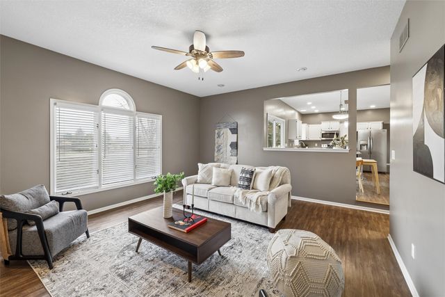 6159 Nottingham Drive, Johnston, IA 50131