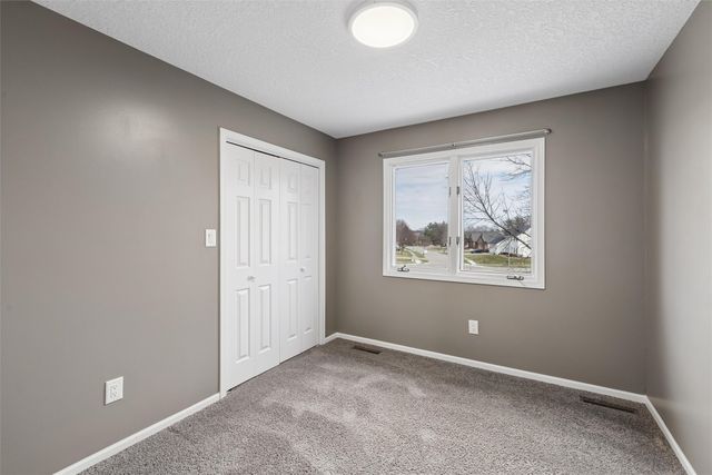 6159 Nottingham Drive, Johnston, IA 50131