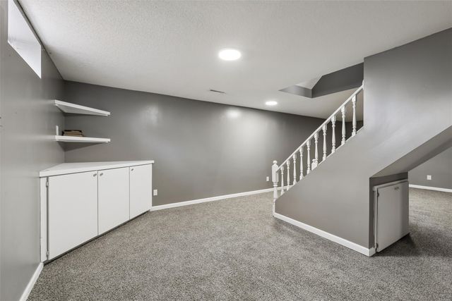 6159 Nottingham Drive, Johnston, IA 50131