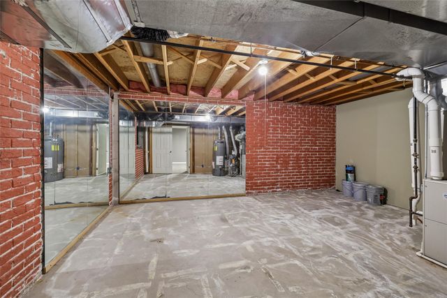 6159 Nottingham Drive, Johnston, IA 50131