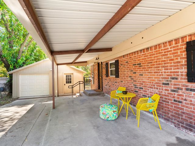 901 S Lane Street, Decatur, TX 76234