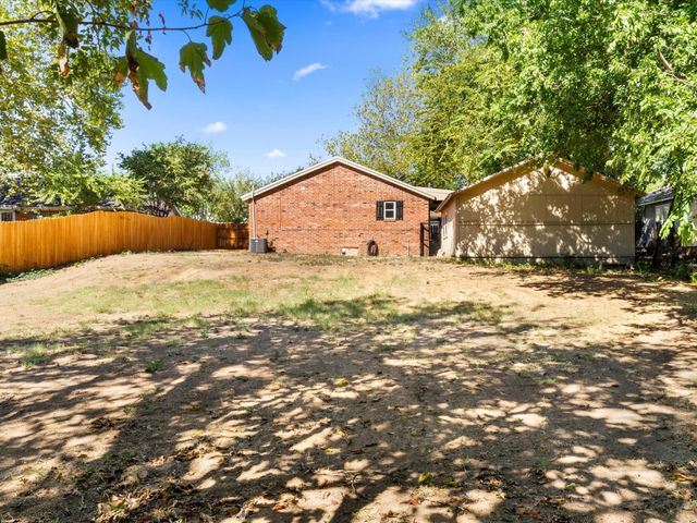 901 S Lane Street, Decatur, TX 76234