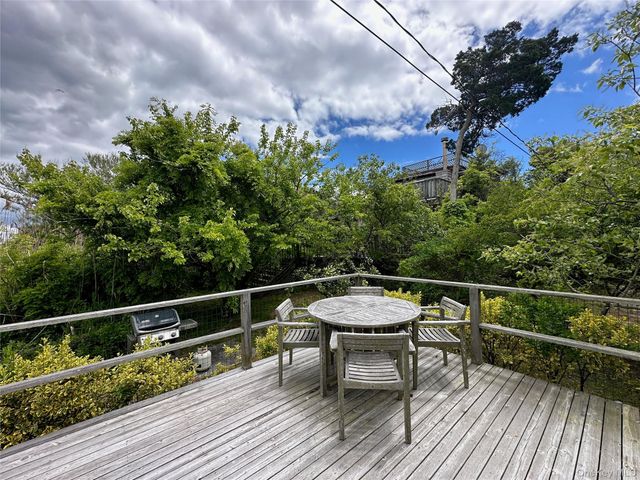 209 Bayview Walk, Cherry Grove, NY 11782